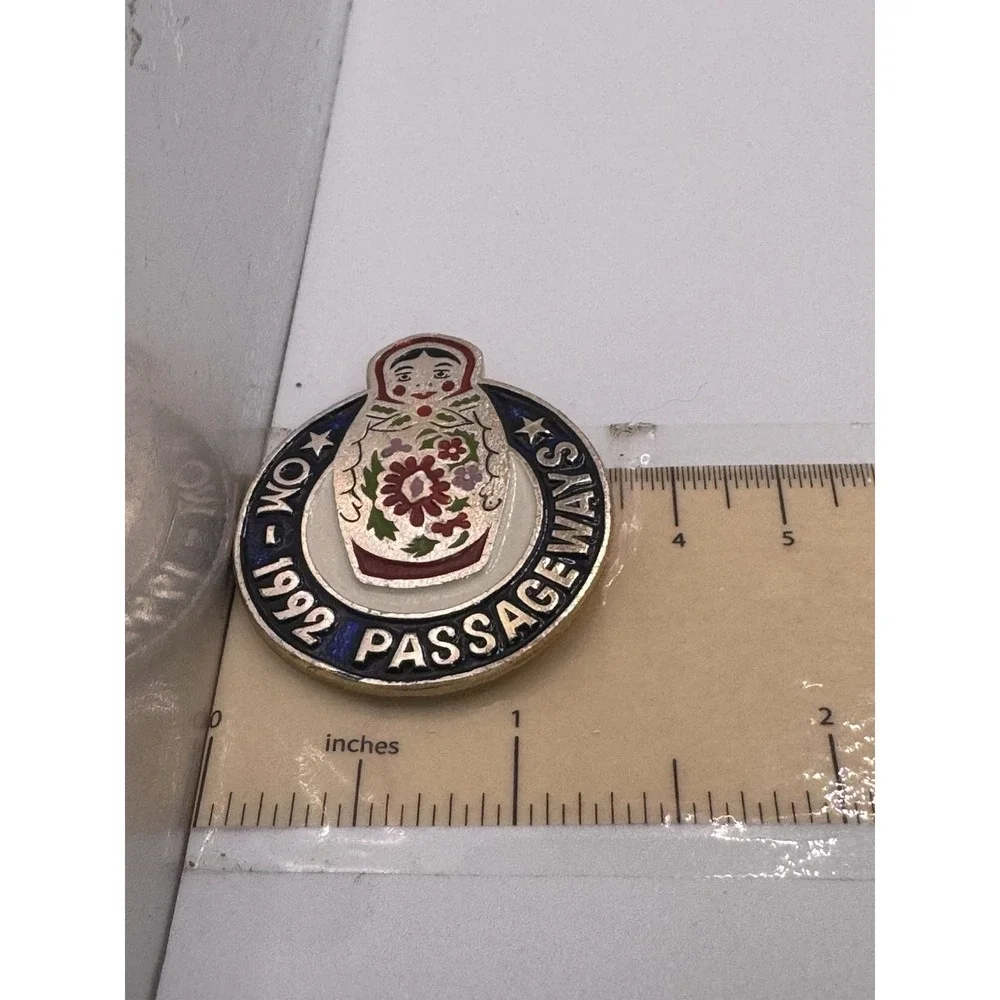 Vtg 1992 Odyssey of the Mind Russian Nesting Doll Souvenir Lapel Pin Passageways